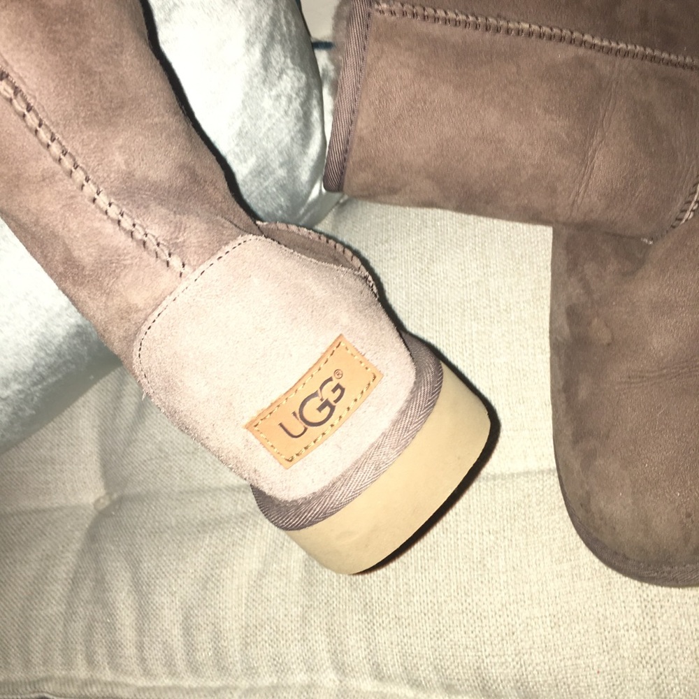comfy uggs! - Picture 3 of 6